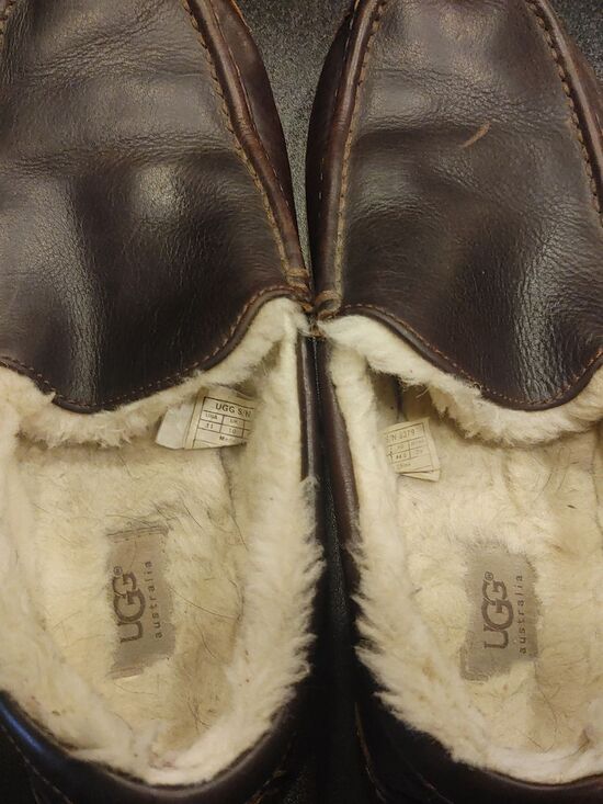 UGG Men’s Brown Leather Shearling Lined Slip-On Slippers Size 11 main image 4
